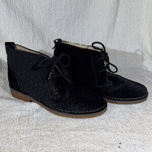 Hush Puppies Cayto Chuka Boots, Black Velvet, Size 9M, New!!!!